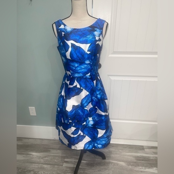 Chi Chi London Essie High Low blue leaf print dress size 4 - Picture 9 of 12